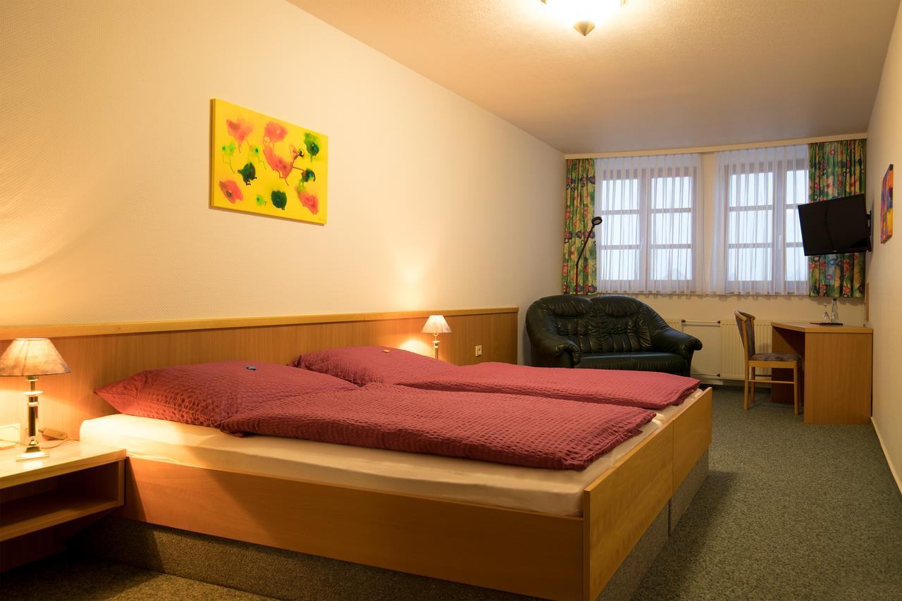 Hotel Alt Oesselse Sarstedt Bagian luar foto
