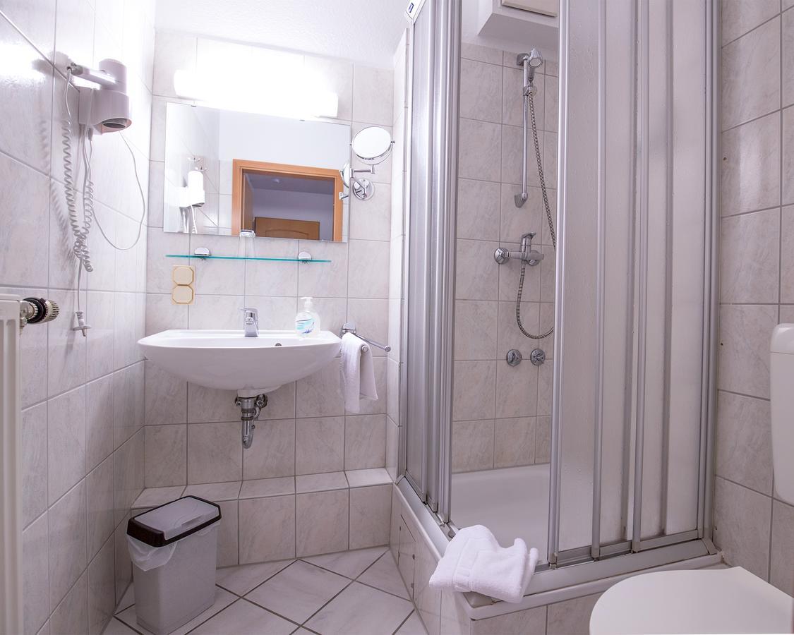 Hotel Alt Oesselse Sarstedt Bagian luar foto