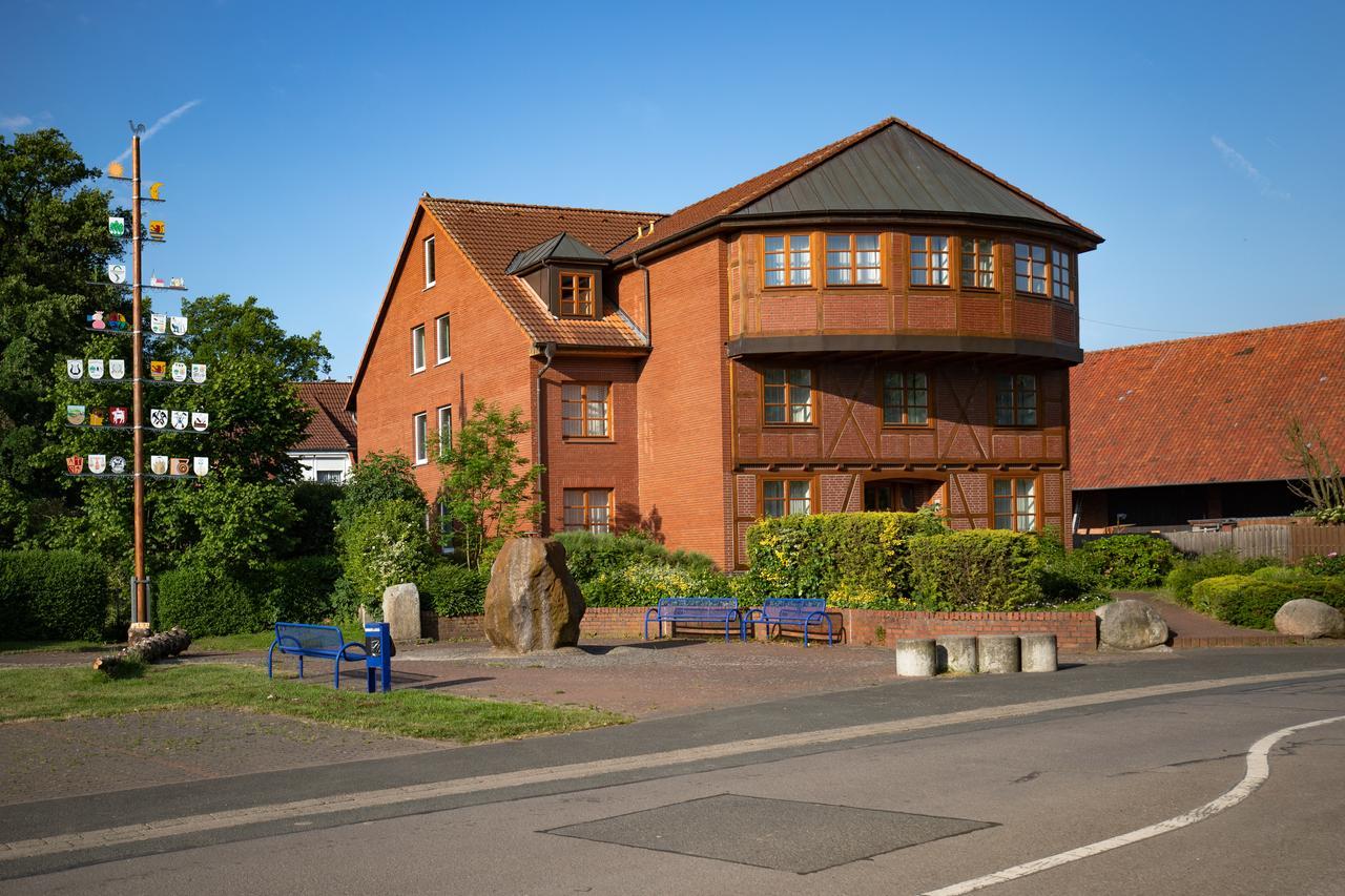 Hotel Alt Oesselse Sarstedt Bagian luar foto